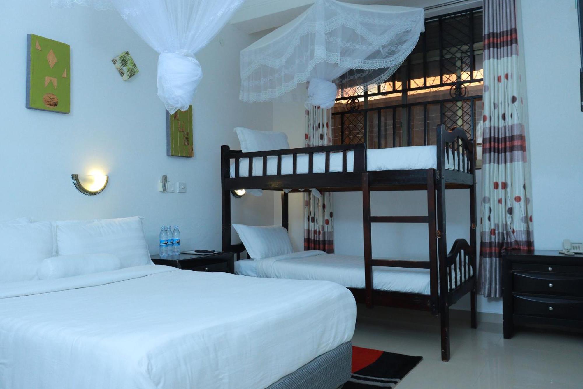 Mowicribs Hotel And Spa Entebbe Dış mekan fotoğraf
