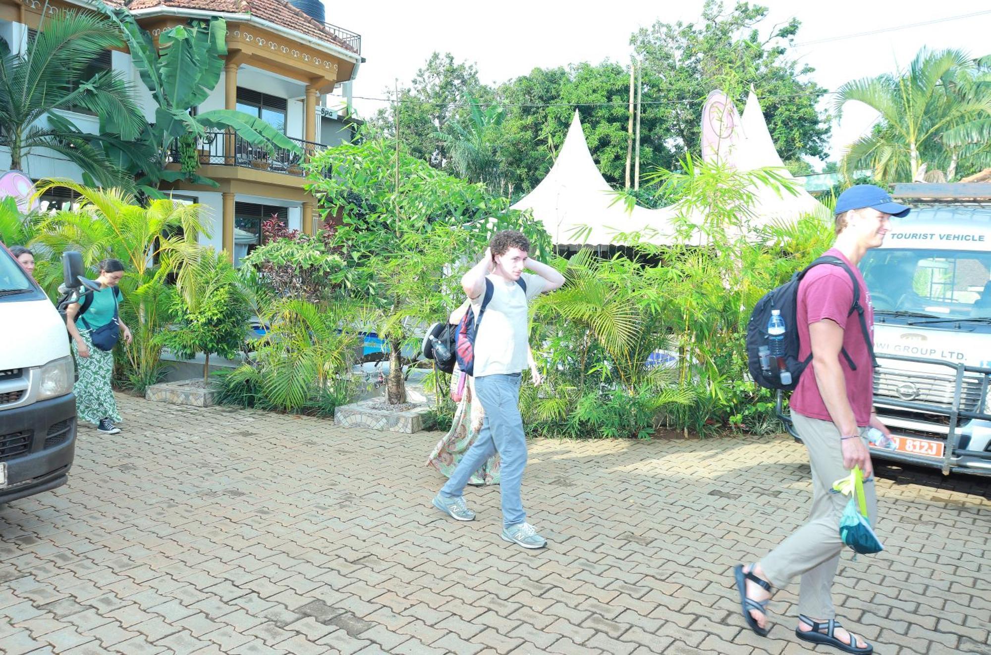 Mowicribs Hotel And Spa Entebbe Dış mekan fotoğraf