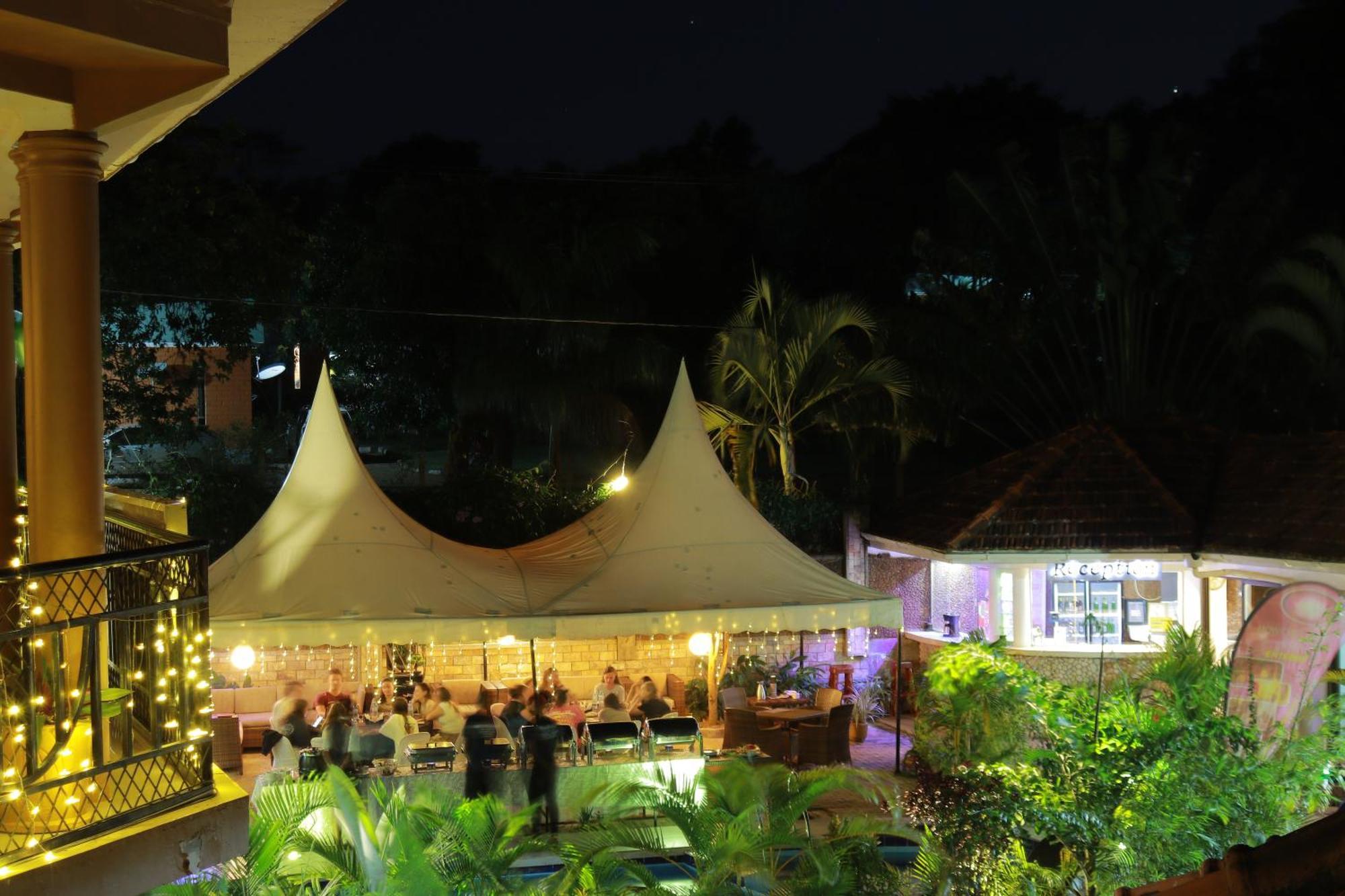 Mowicribs Hotel And Spa Entebbe Dış mekan fotoğraf