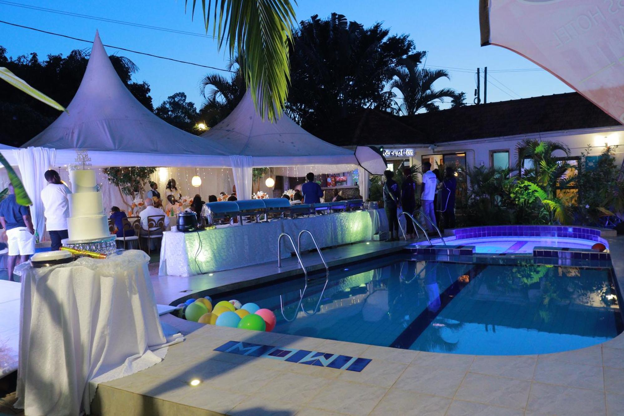Mowicribs Hotel And Spa Entebbe Dış mekan fotoğraf