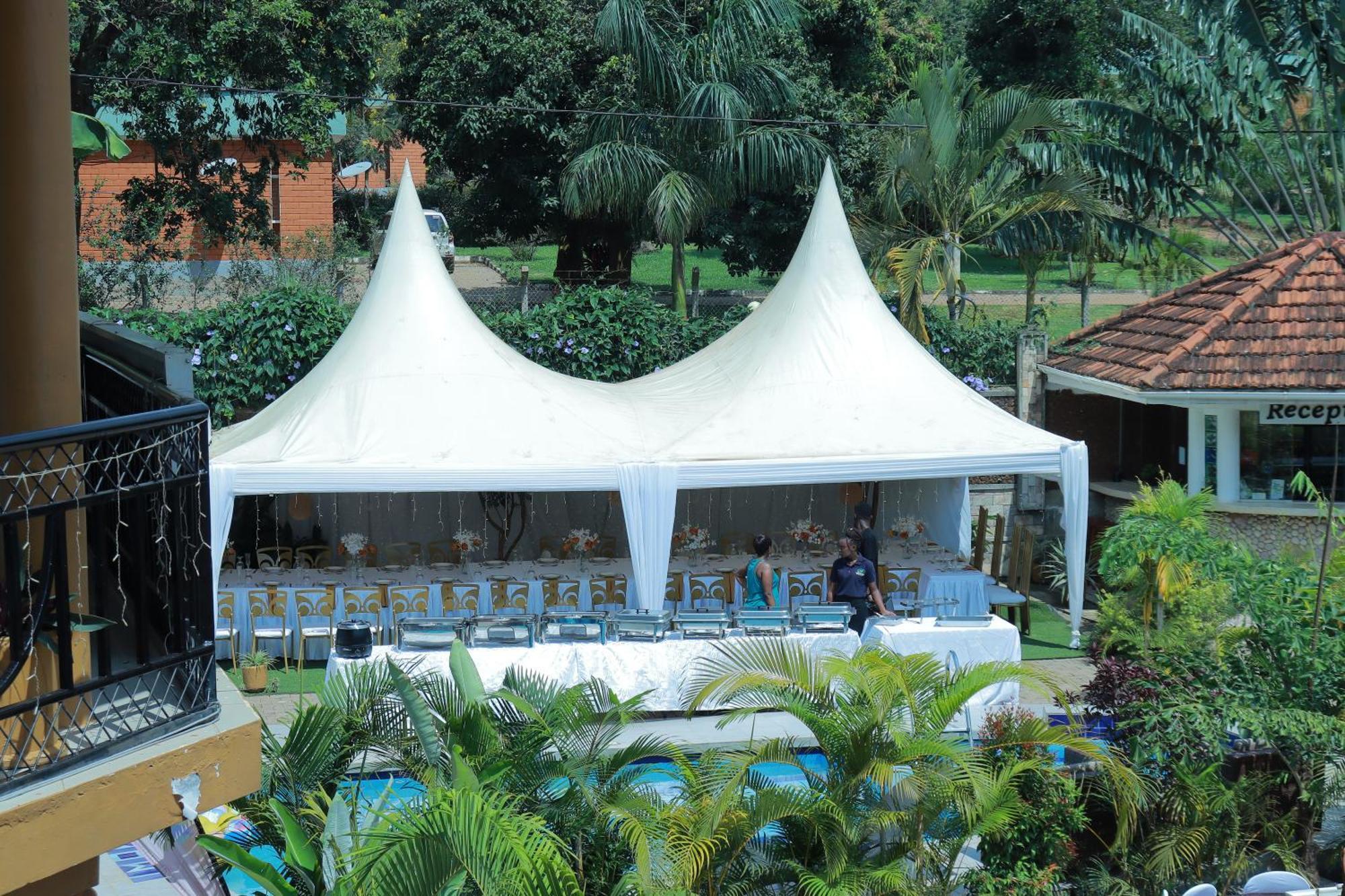 Mowicribs Hotel And Spa Entebbe Dış mekan fotoğraf