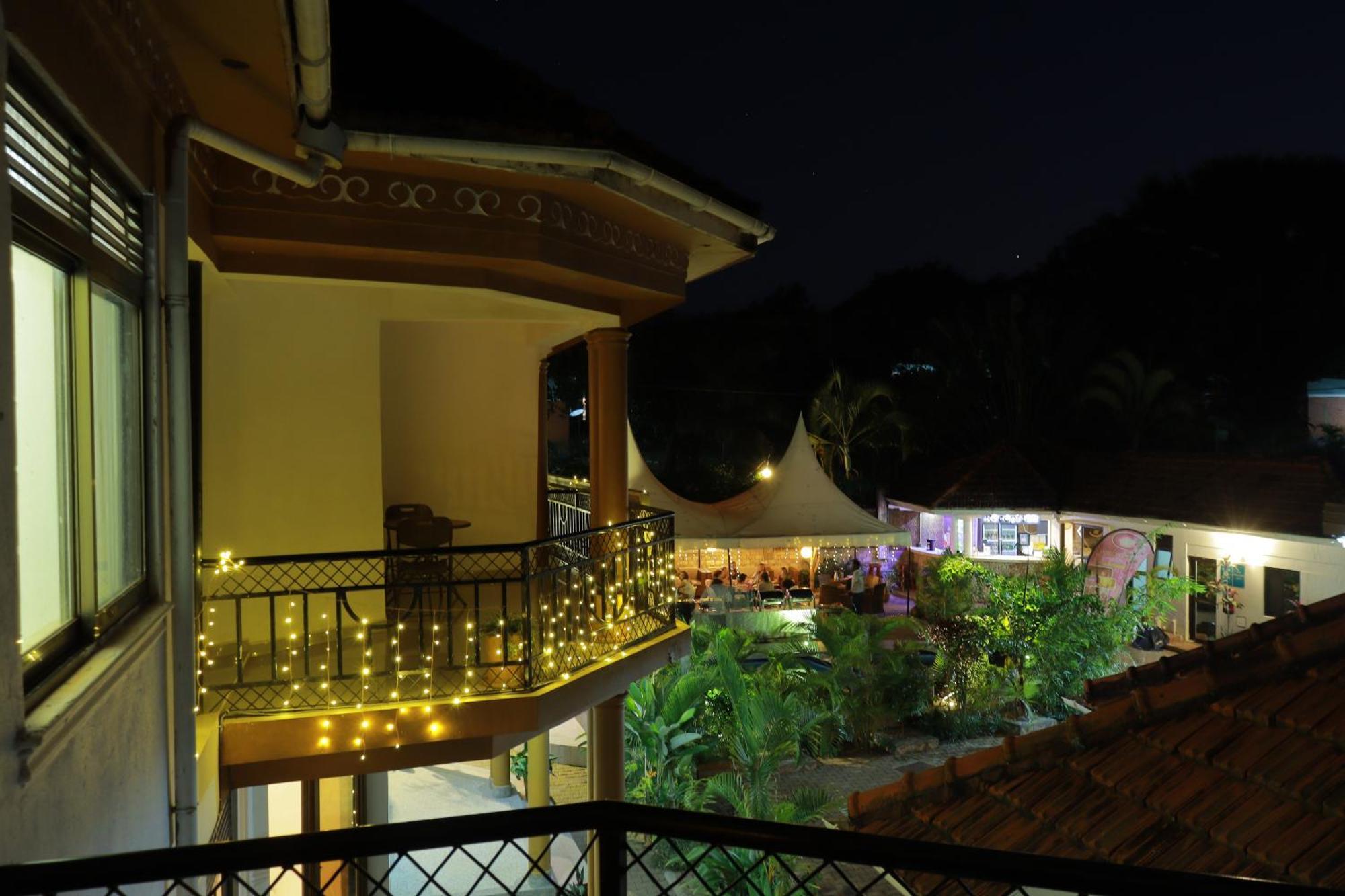 Mowicribs Hotel And Spa Entebbe Dış mekan fotoğraf