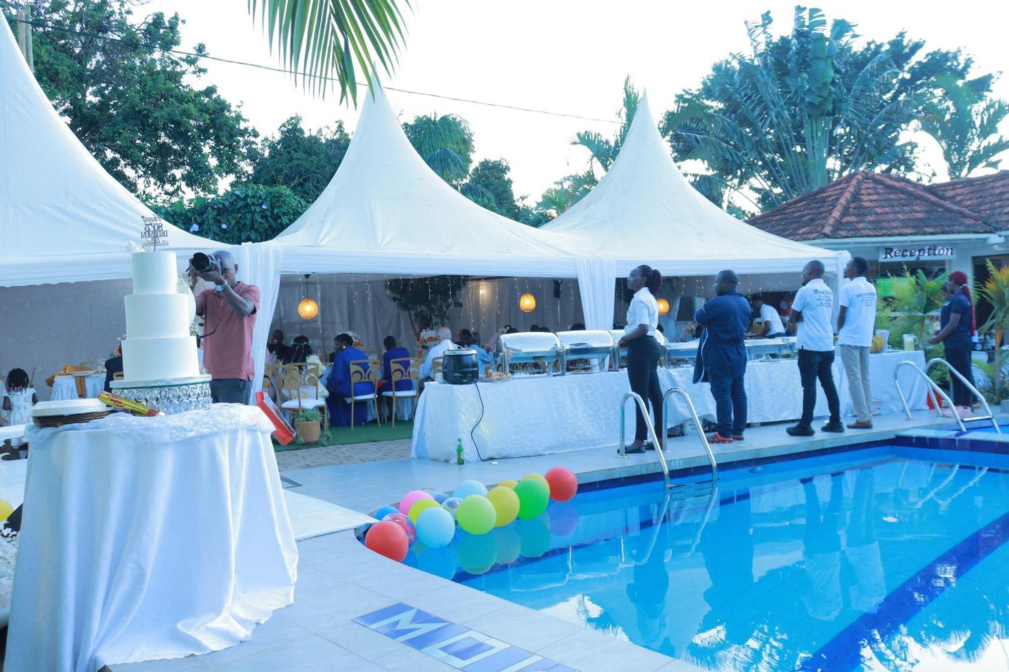 Mowicribs Hotel And Spa Entebbe Dış mekan fotoğraf