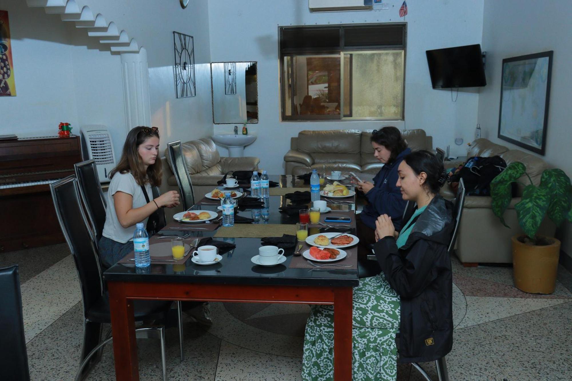 Mowicribs Hotel And Spa Entebbe Dış mekan fotoğraf