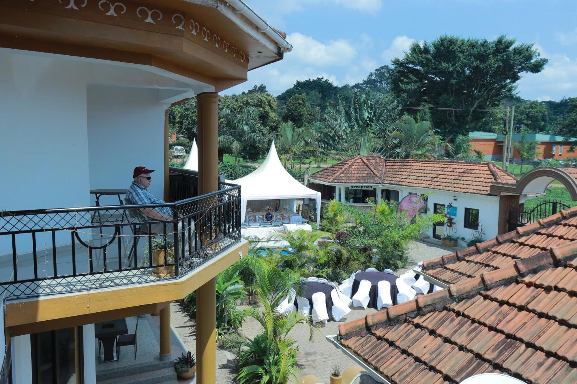 Mowicribs Hotel And Spa Entebbe Dış mekan fotoğraf