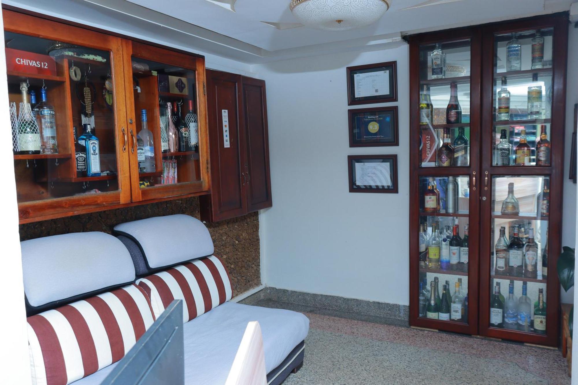 Mowicribs Hotel And Spa Entebbe Dış mekan fotoğraf