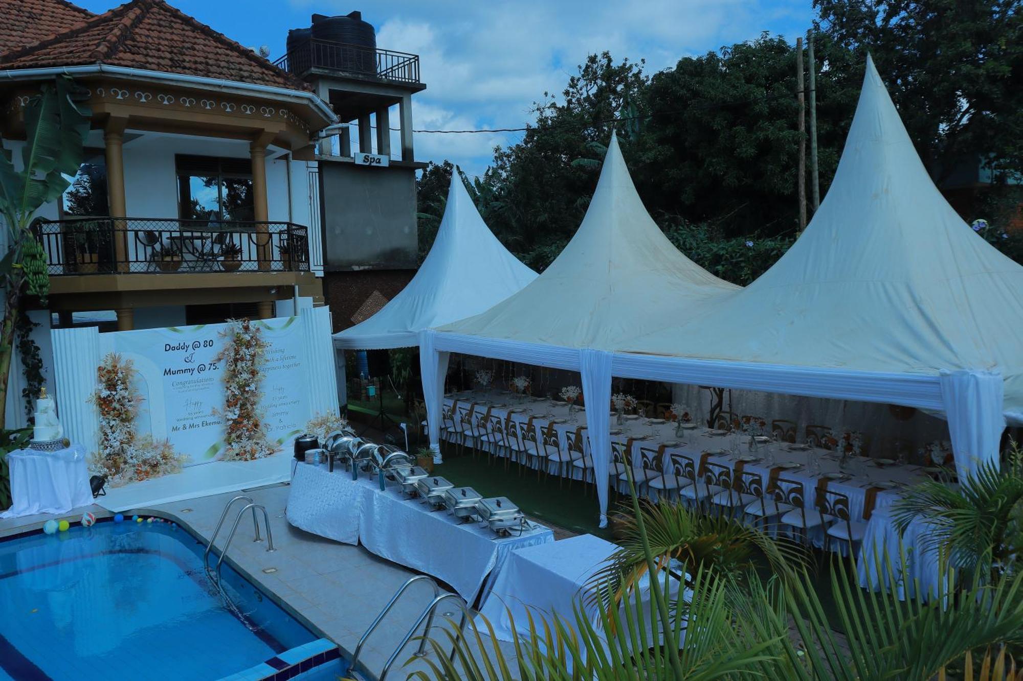 Mowicribs Hotel And Spa Entebbe Dış mekan fotoğraf